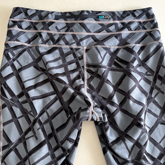 Athleta Crop Printed Athletic Leggings Size Small - Picture 7 of 12
